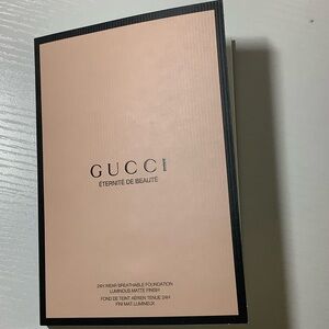 Gucci Éternité de Beauté Foundation samples